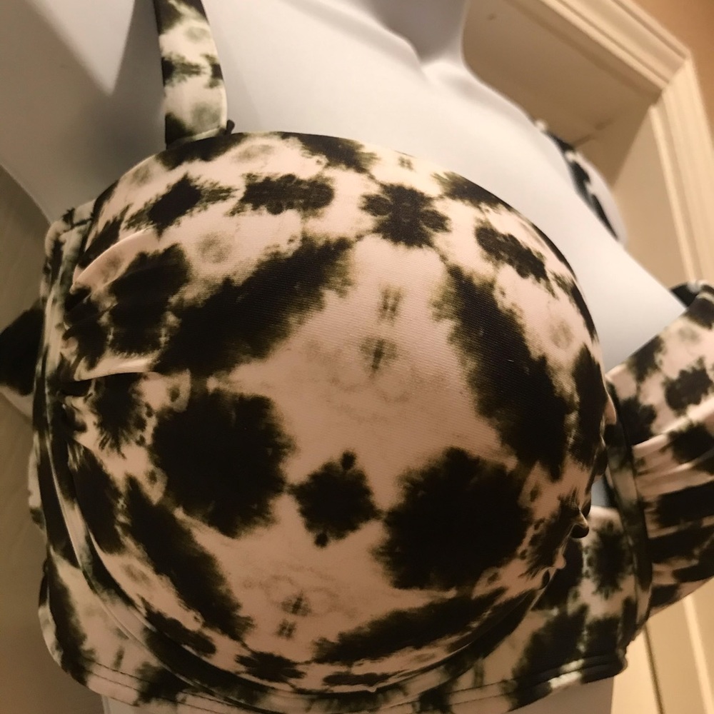 Swimsuit Top - Picture 3 of 7